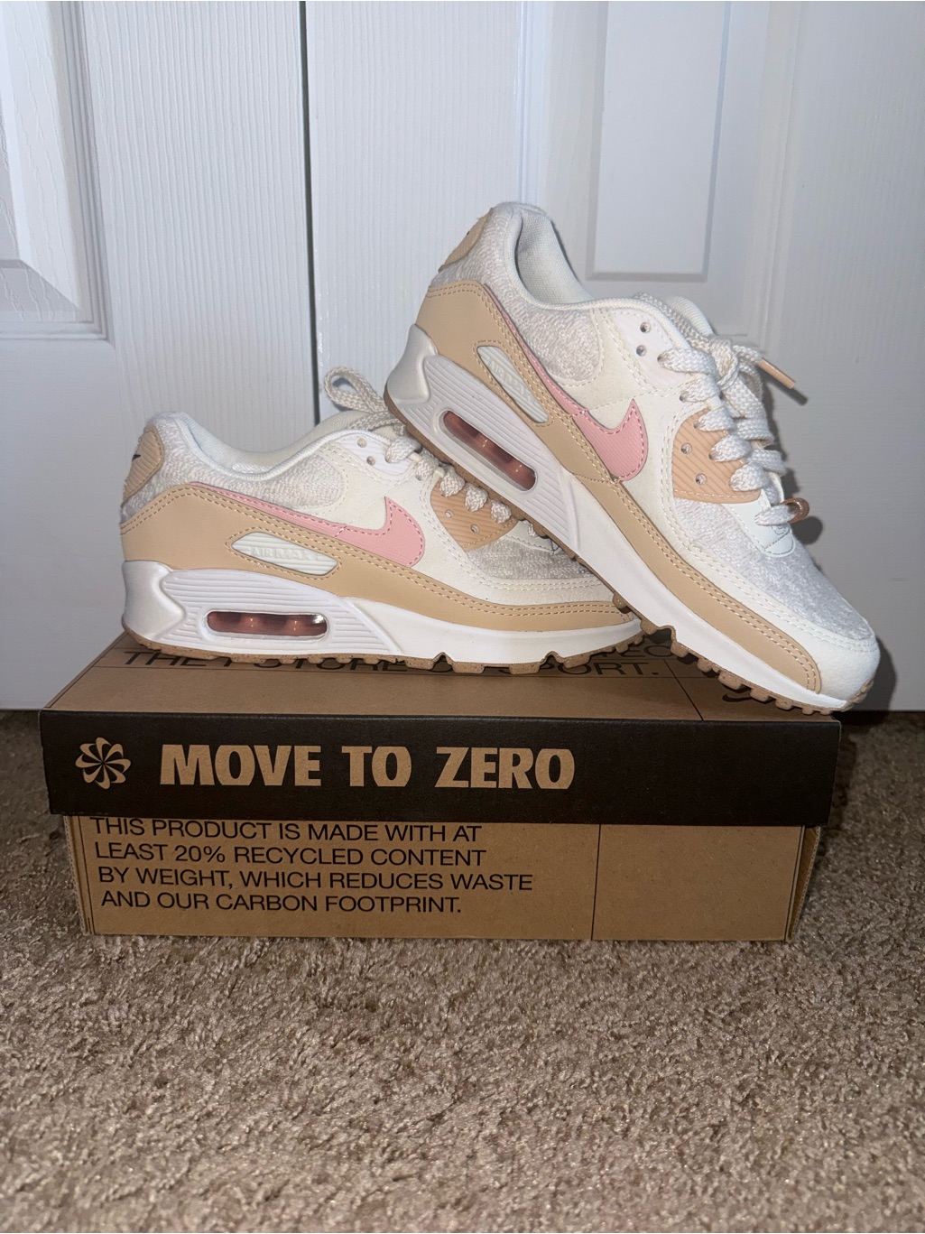 Nike Womenâs Air Max Sneaker 90 Se